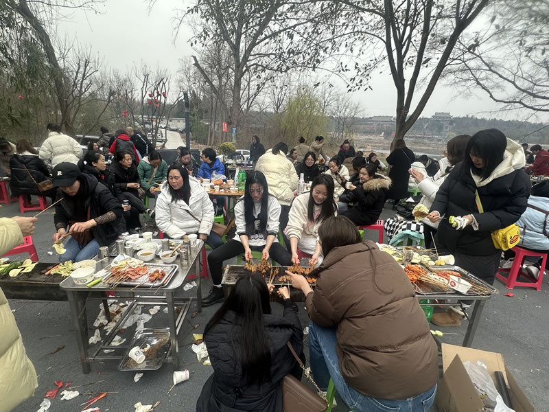 綿陽市先鋒醫(yī)療器械有限公司—— 慶?！?.8婦女節(jié)”，共赴燒烤盛宴，致敬巾幗風(fēng)采1.jpg