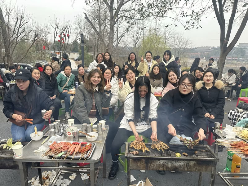 綿陽市先鋒醫(yī)療器械有限公司—— 慶?！?.8婦女節(jié)”，共赴燒烤盛宴，致敬巾幗風(fēng)采2.jpg